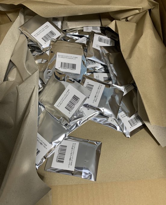 炎上 にじさんじ オフィシャルストアの梱包が杜撰すぎて傷だらけ 謝罪するも交換対応なしで炎上 まとめダネ