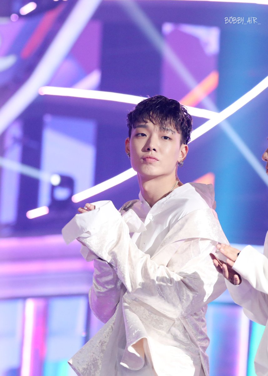 181201  #BOBBY at MMA 2018ㅡ superior looks in white suit <thread> #iKON  #아이콘  @YG_iKONIC