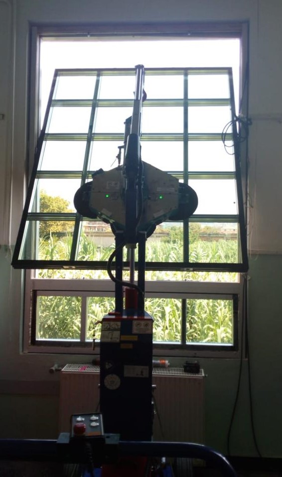 BSpzoo's tweet photo. W laboratorium #BGTec trwają kolejne testy okna #smart_window zapewniającego #komfort_użytkowania, #estetykę i #energooszczędność.
Odwiedź https://t.co/gIO7snPsZv i dowiedz się więcej. https://t.co/J41XXt1OZM