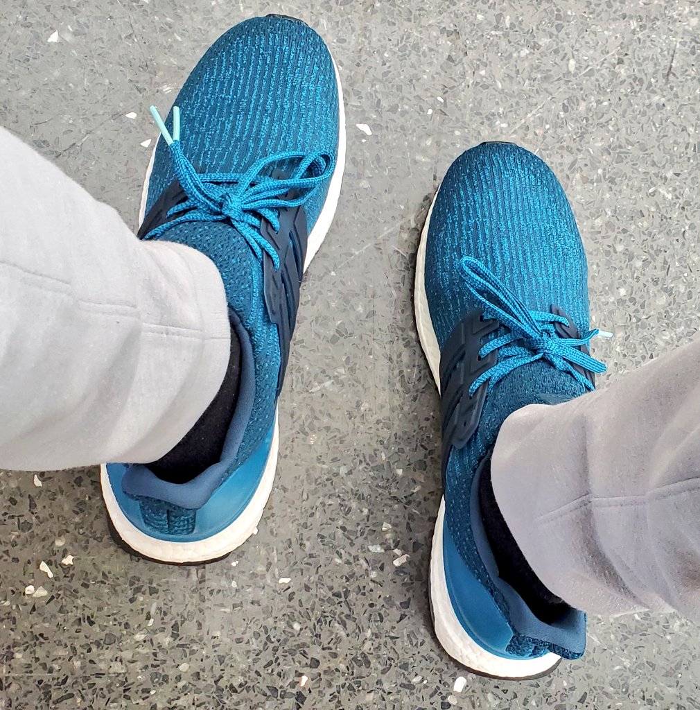 susd4life's tweet image. these petrol night @adidas #ultraboosts are one of my favorite colors. maybe because i dont see it often? either way, it's pretty cool to me. 
youtu.be/WF-T6SimxHc
#boostislife #adidas #ultraboost #3stripesstyle #enzoandbigcass #howyoudoin #realestguysintheroom