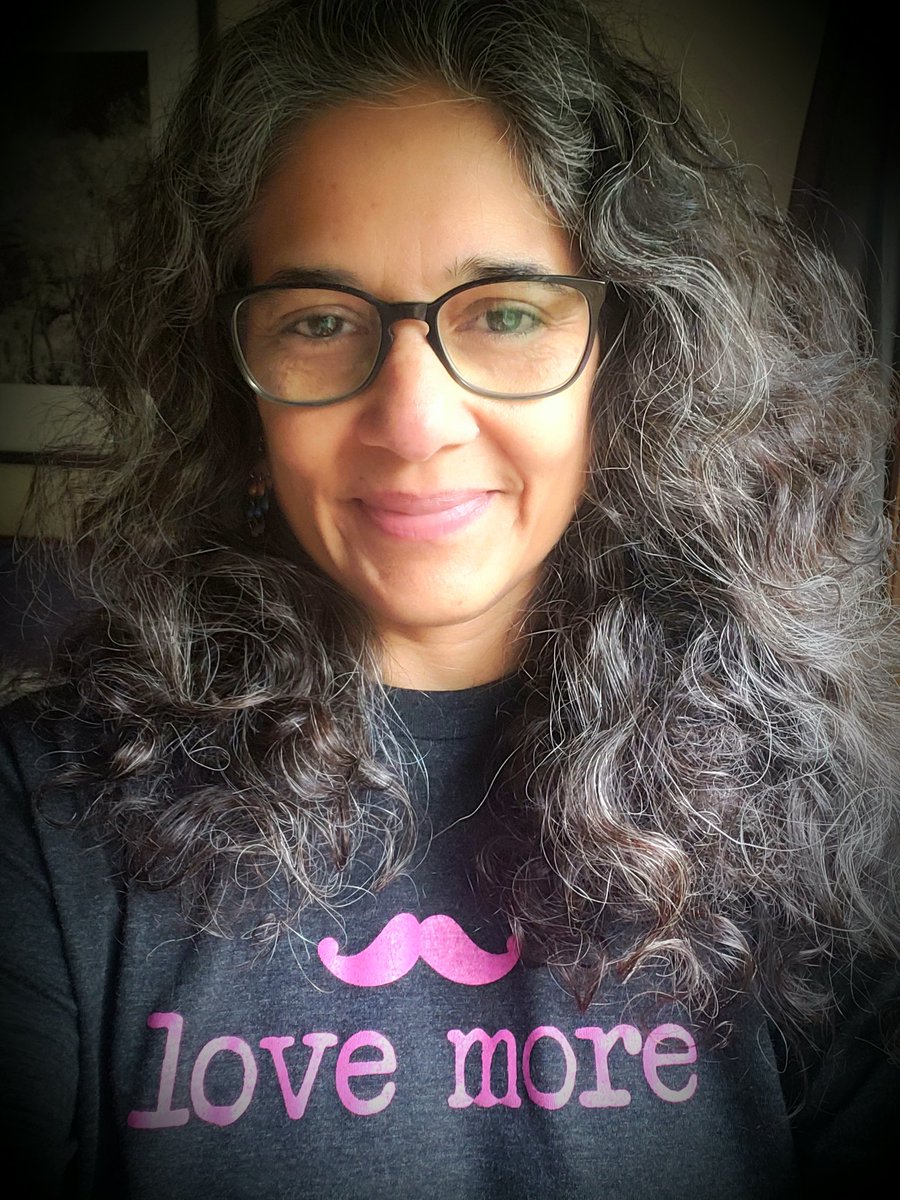 AnitaMisraPress's tweet photo. It's #GivingTuesday I donated to 2 organizations: 1st one- clue in pic 🤪 #pinksocks; 2nd, an org supporting education for orphan &amp; foster youth, disproportionately impacted by this pandemic #PowerToSoar #gifting #Gratitude
https://t.co/6rIjG0kPBQ
https://t.co/5nv4cBQbKu https://t.co/d32ZVZ086D