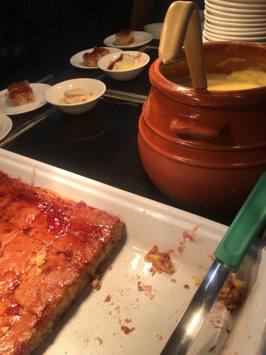 Bolognese Pasta Bake, and Three Cheese Tortellini and Strawbery Swirl Cake for lunch today ⁦@HullCollegiate⁩ ⁦<a href="/ChartwellsInd/">Chartwells Independent</a>⁩