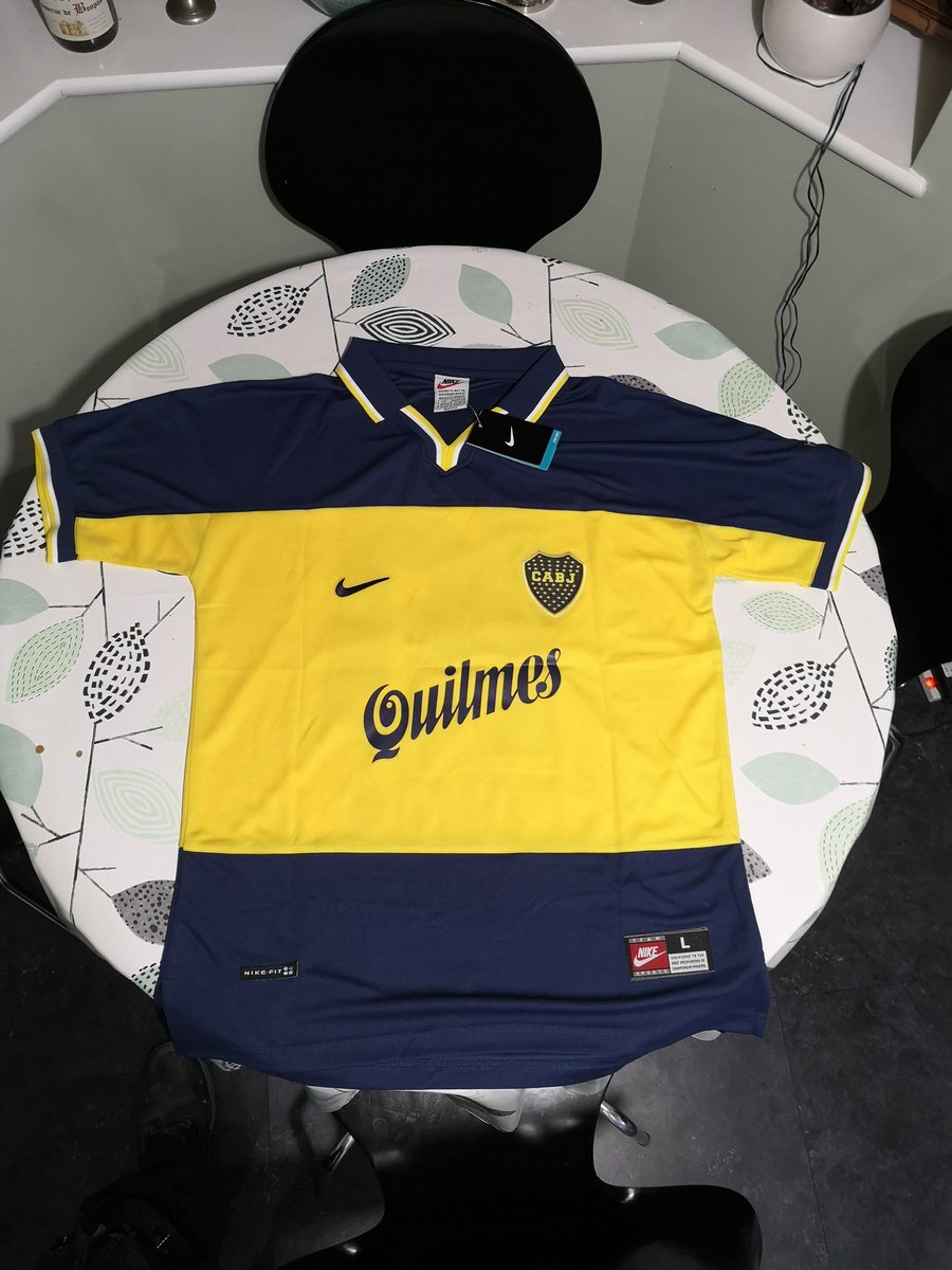 davecalderbank5's tweet photo. Another lockdown purchase #CABJ #BocaJuniors #Riquelme #Roman10 #Retro https://t.co/gqmSHgwjOy