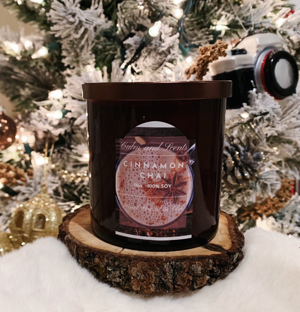 Day 1 of 25 Days of Giveaways 🎄 

Enter to win this 11oz Cinnamon Chai soy candle! 

To enter:
RT and Follow Me 

Extra entries: 
Tag friends below and/or follow my Instagram! <a href="/calmandscents/">jerry Wechsler</a> 
ends 12/26/20 ✨