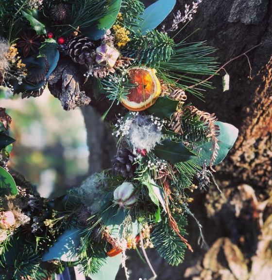 My ever-so-clever housemate is going into floristry and has started making the most gorgeous wreaths. Follow Flower Therapy on instagram - taking orders until 13th December!
instagram.com/getsomeflowert…