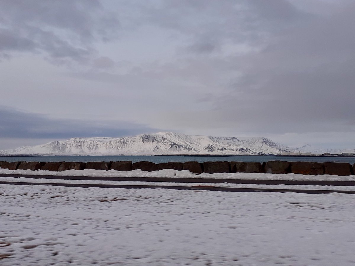En 1918, ce jour du 1er décembre, l’Islande gagna sa souveraineté sur le Danemark, premier pas vers l’indépendance de 1944. Til hamingju með fullveldisdaginn !