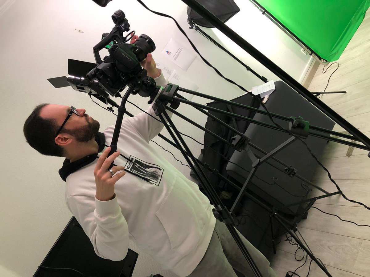 Ne loupez pas la sortie de notre nouvelle vidéo ! Nos équipes sont en plein tournage.
A suivre très prochainement sur notre page Twitter !!!