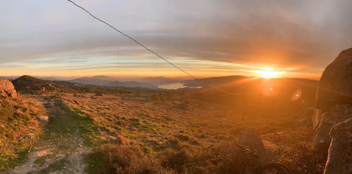 hsantalo's tweet photo. Estába la #fracha tan bonita que había que compartirlo #pontevedra #mtb #devolvednoslosbares https://t.co/n5OW4XVOiG