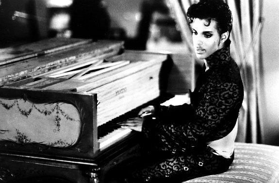 I hope you enjoyed this thread & thanks for checking in.Thanks to all the Purple Avengers for their participation in this series Special thanks 2 my co-host  @EdgarKruize 4 the lyric thumbnails & photographic stills 