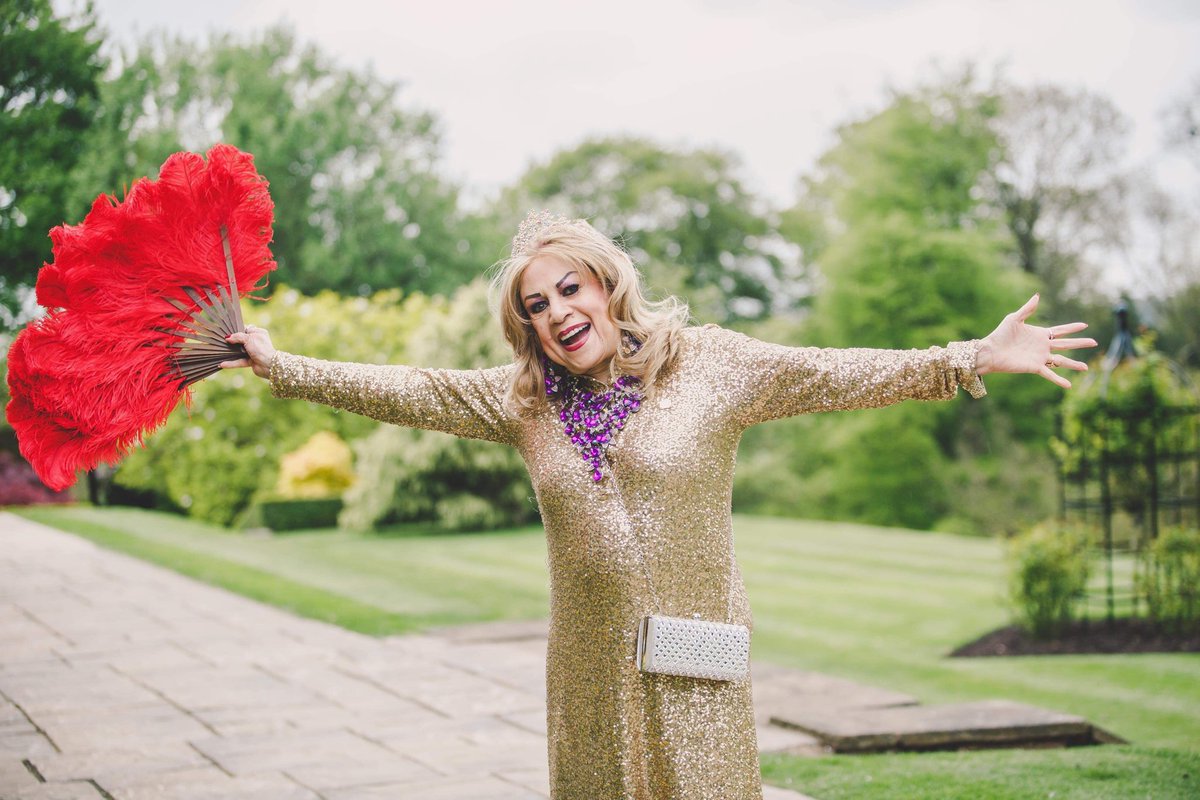 A hug to you from the one, the only.  ❤️ Photo: thank you <a href="/lanzasteve/">lanzas icecream</a> 
*
*
#margaritapracatan #london #nyc #upperwestside #manchester #unitedkingdom🇬🇧