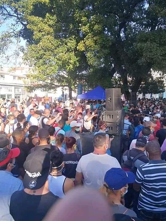 jefeaduanacuba's tweet photo. #AduanadeCuba Como daremos #Tanganas en defensa de nuestra Revolución Socialista el Parque Trillo sólo una demostración. Nuestra Revolución Victoriosa seguirá avanzando. #VivaCuba. #SomosCuba. #SomosContinuidad. https://t.co/1yp77Sg0hO