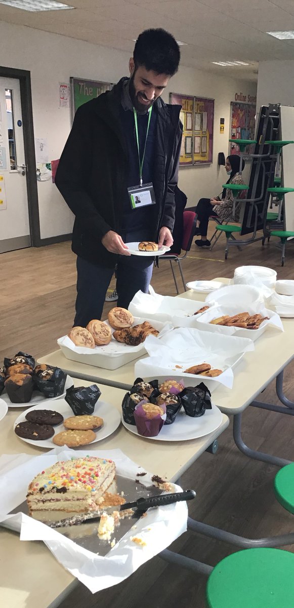 olive__preston's tweet photo. Appreciate and value our wonderful staff who always go the extra mile for our children. #StaffTreat #SocialDistancing #StarsInOurSchools #Service #Teamwork #Ambition #StaffWellbeing #MentalHealth #Teachers #LearningCoaches #SSAs #OfficeStaff #SiteSupervisors #Cleaners #WeAreSTAR https://t.co/fknBM3IDGq