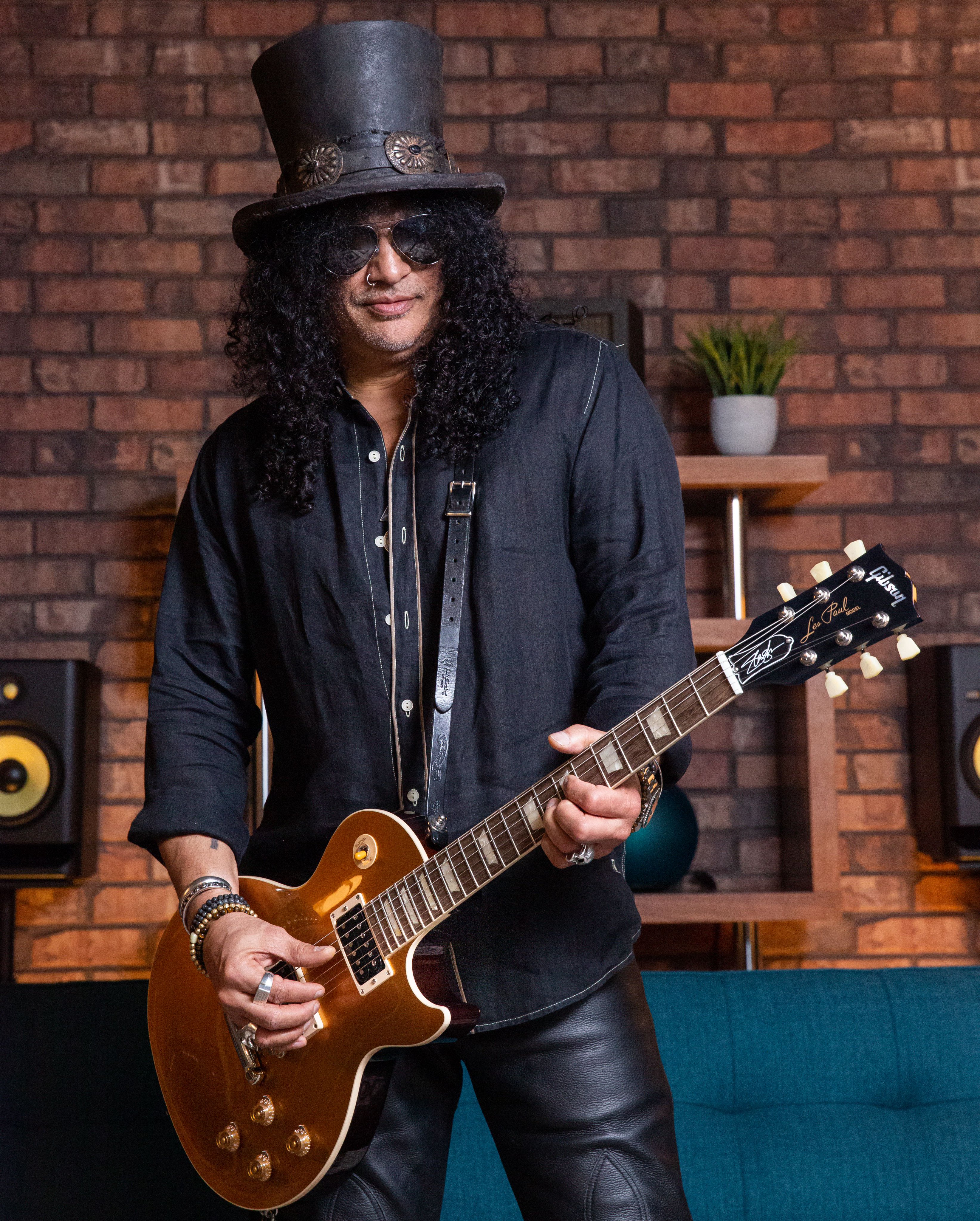 Slash names new Gibson Victoria guitar after person who stole