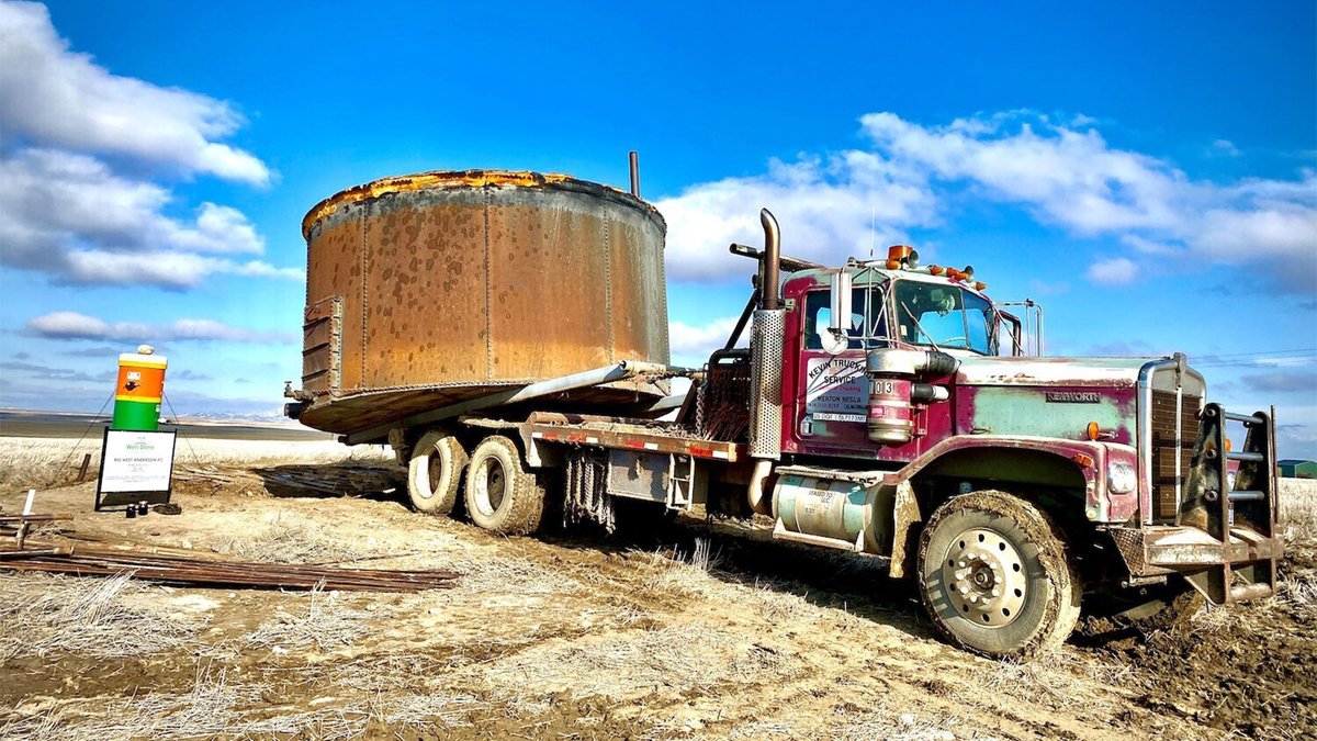 8/ There’s still so much we need to learn about abandoned wells to help inform solutions:  How many are there?  What risks do they pose? How much methane is coming out of them?  How effective is plugging them with cement?