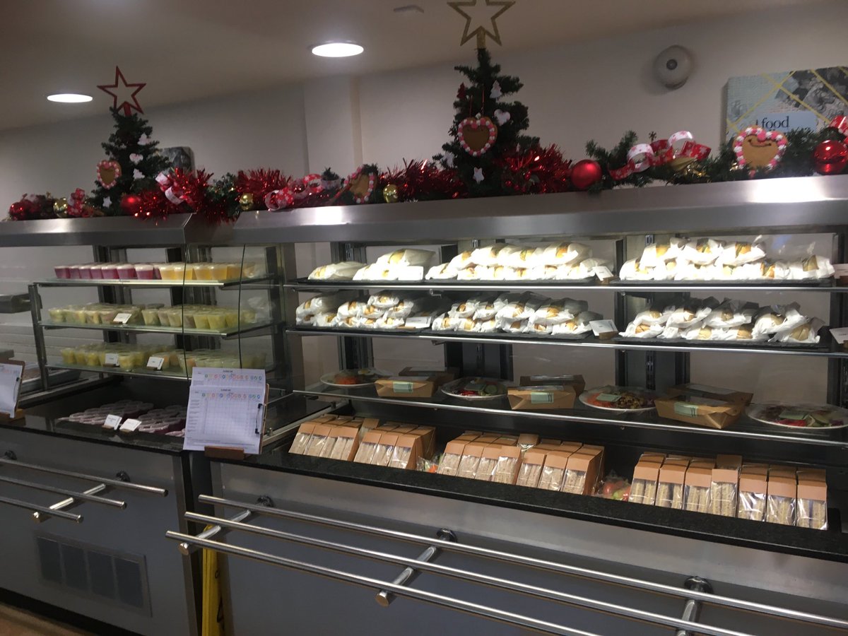 Delicious Chicken Tikka and Roast Cauliflower Korma for lunch Monday covidsafedining ⁦@HullCollegiate⁩ ⁦<a href="/ChartwellsInd/">Chartwells Independent</a>⁩