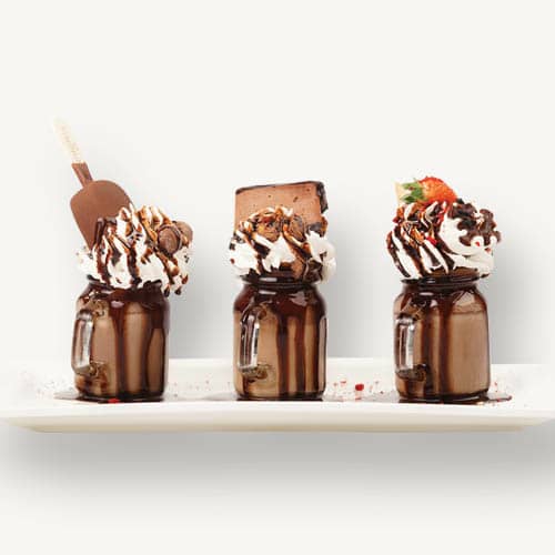trulytwocafe's tweet photo. Our all-time favourite milkshakes in minikin jar. Not 1 but 3 favourite flavours 😍🍫🍓💕
.
#trulytwocafe #dessertmelaka  #melakacafe #onlyinmelaka #melaka https://t.co/DEFxH1SvPM