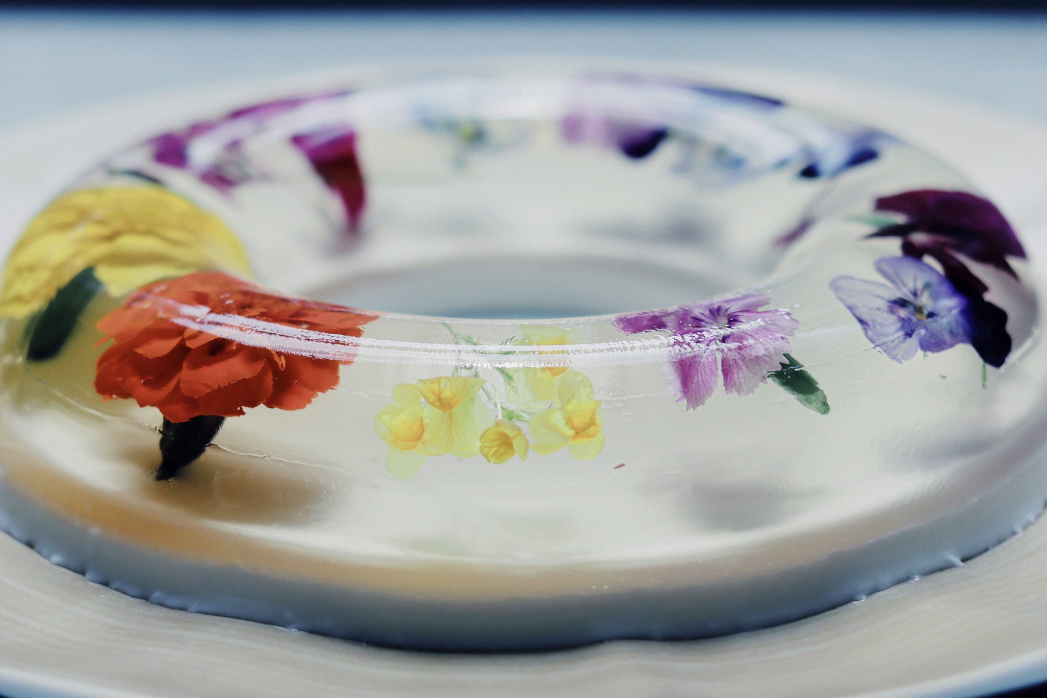 Tomei 透明愛好家 食べられるお花のゼリーケーキ おいしさのひみつは エディブルフラワーをシロップにつけておくこと T Co Ivwlmbv4fd Twitter