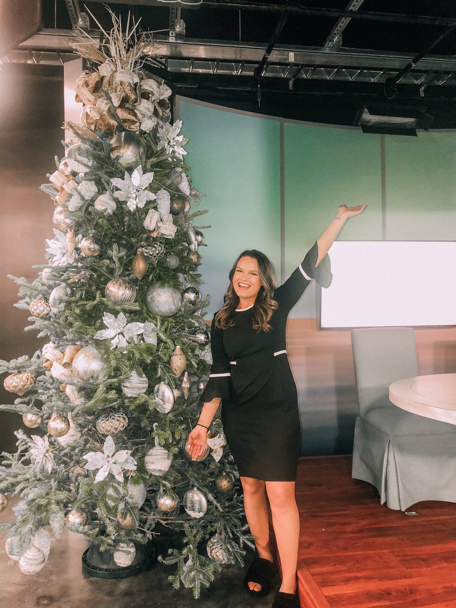 HannahWNKY's tweet photo. Happy December 1st ❤️🎄 https://t.co/oqwYALpLMP