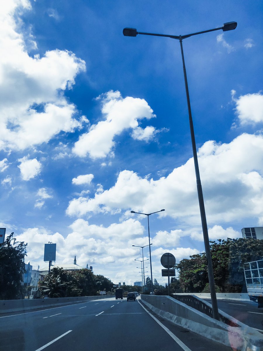 _alfinifla's tweet photo. gue fikir gue doang yg mikir langit indonesia lagi bagus banget hari ini..
*foto dari dalem mobil* https://t.co/FaqBOot8Bt