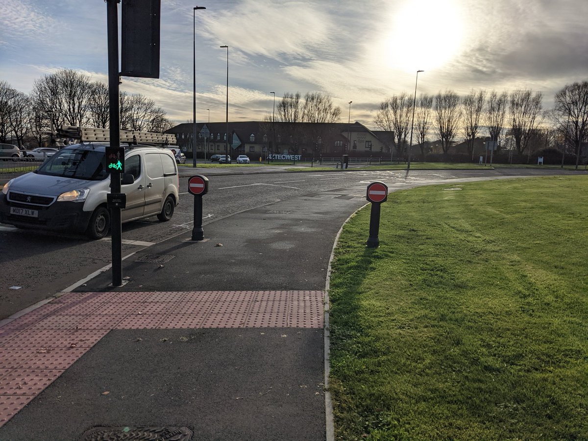 jumpjump_around's tweet photo. One shall not pass #bristol #aztecwest https://t.co/Yt8ZSxetfD