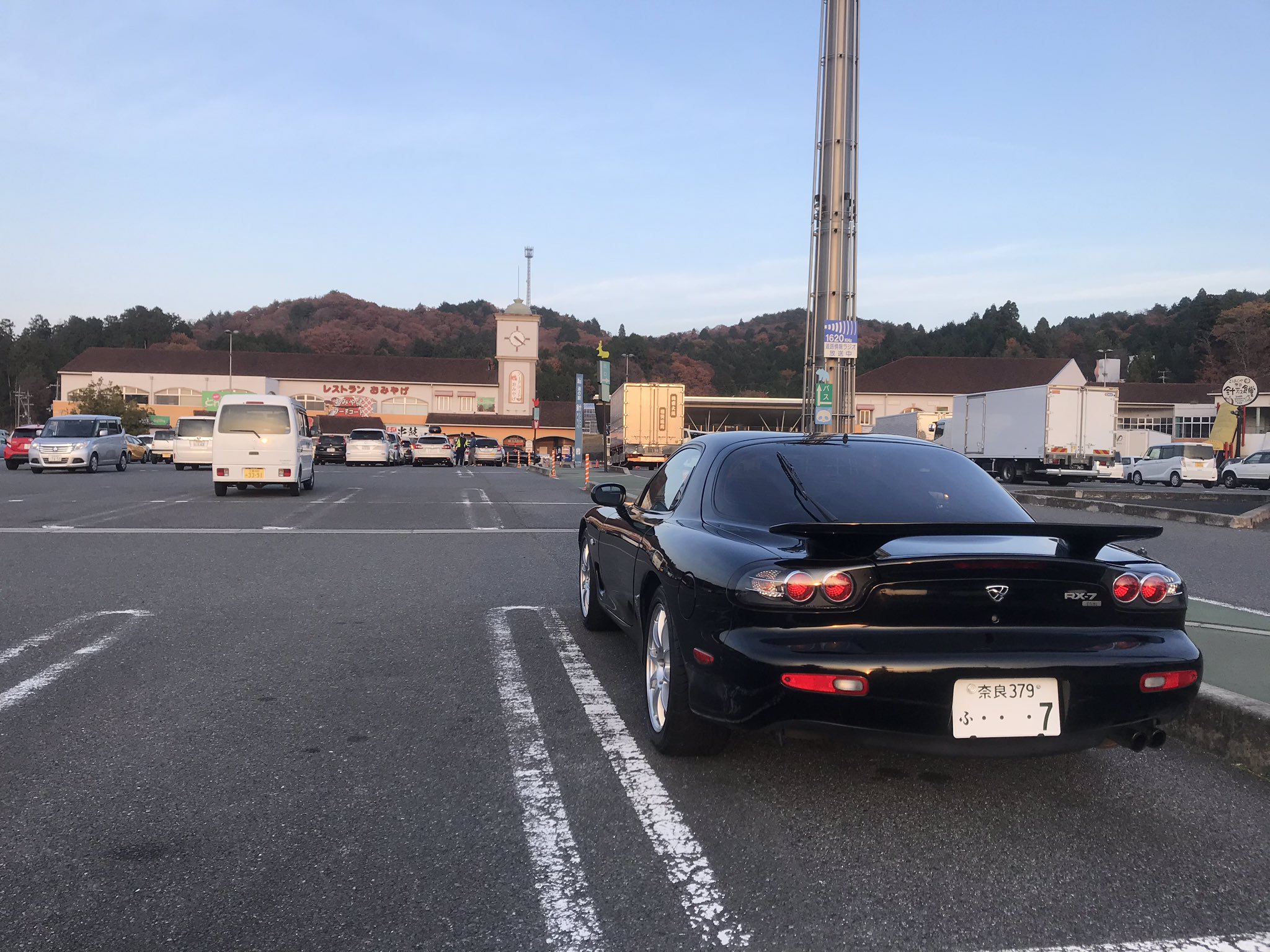 はらぺこちどり 黒のfd 彼女様お墨付き Fdの誕生日に自分のカッコいいfdの画像を貼る この車に乗れて今とても幸せです T Co Vhss95j6om Twitter