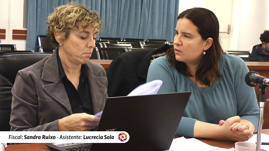 mpfnqn's tweet photo. Por pedido de la fiscal del caso Sandra Ruixo, un tribunal comenzó a juzgar a un hombre acusado por el homicidio de Eduardo Fabio Leiva. El hecho ocurrió en Vista Alegre en septiembre de 2019.
➡️https://t.co/1hLR2ugXMu
#fiscaldelcaso #HomicidioSimple #Juicio #vistaalegre https://t.co/U8FieUkvtj