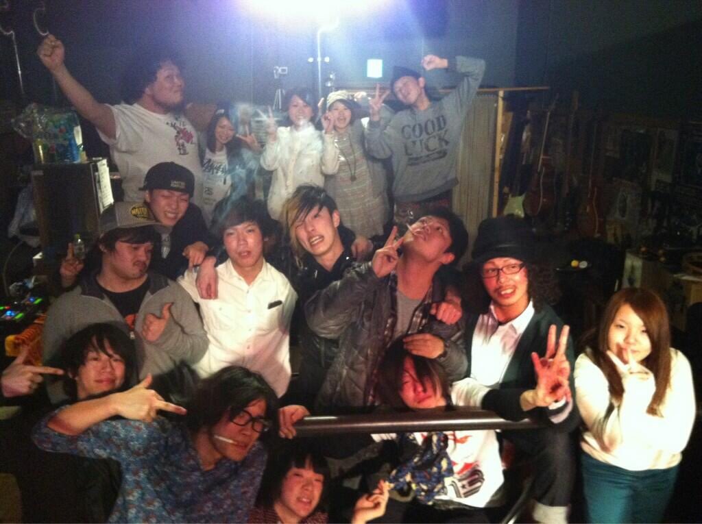 DocomoooJp's tweet photo. コロナ渦でライブハウス散々言われてるけどCRU-Zは大丈夫だって謎の自信があった。心が苦しい感じがする。新しくなるのを待ちます。写真が古め。 https://t.co/y9GKTmiFQ2