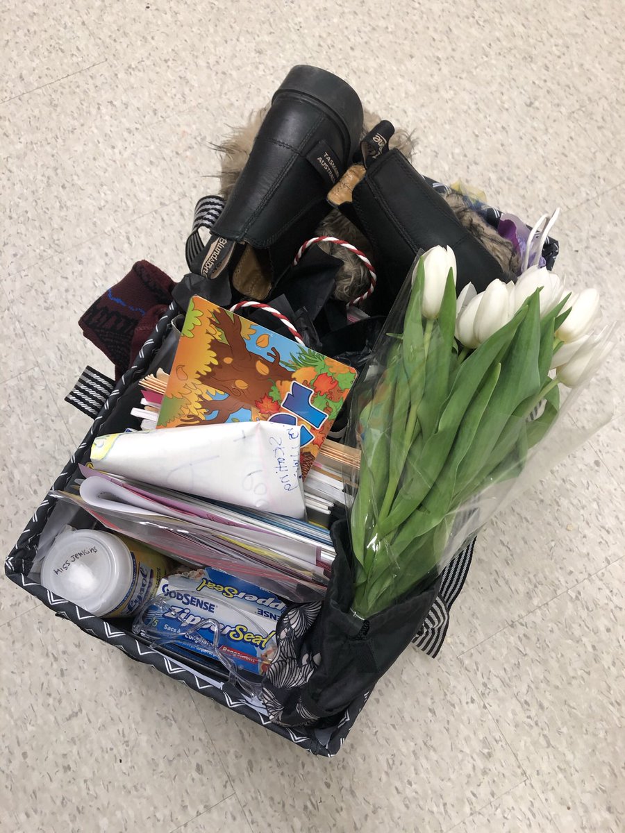 MissJenkins2019's tweet photo. 6️⃣ weeks went by in a flash. Packed up and sanitized the classroom on my last day. So sad to leave these awesome kiddos ☹️ https://t.co/qF1Jnk9dr7