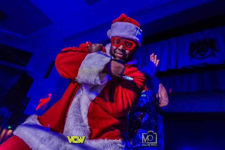 kingbenji_banks's tweet photo. This is the first year that I won't be able to be Santa Banks😢! 
#santabanks #blacksanta #wrestling #pinkiesup #goldenpinky #goldenpinkysociety #Christmas #ChristmasIsComing #HolidaySeason #holidays https://t.co/iotLmm3K7u