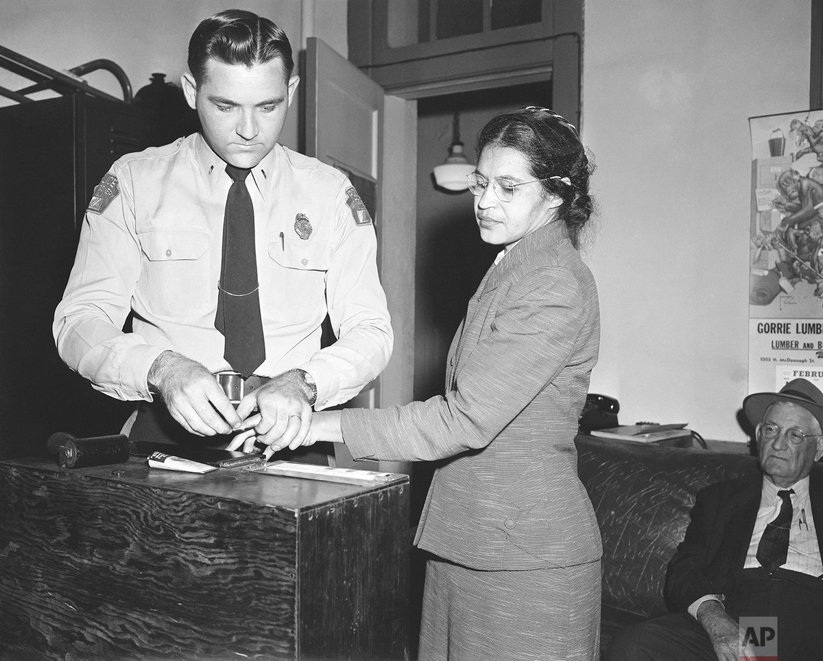 AP_Images's tweet photo. 65 years ago today, Rosa Parks, a Black seamstress, was arrested after refusing to give up her seat to a white man on a Montgomery, Alabama, city bus; the incident sparked a year-long boycott of the buses by Blacks. | Photo Gene Herrick

https://t.co/T5XKNVeUFV https://t.co/b8P8YcFlaq