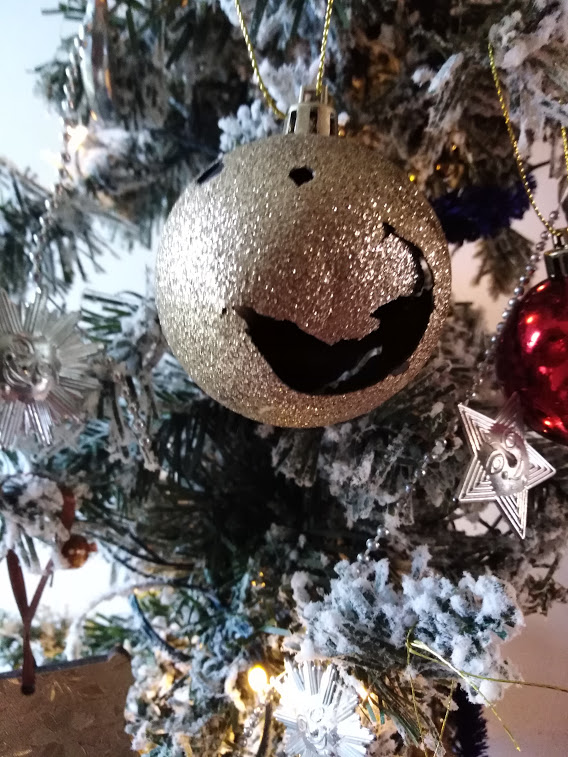 Greyhounds_PZ's tweet photo. this is the last decoration Izzy personalised for us 4 years ago it will always be on the tree #originallilsod #missizzy https://t.co/NBU039qrnm