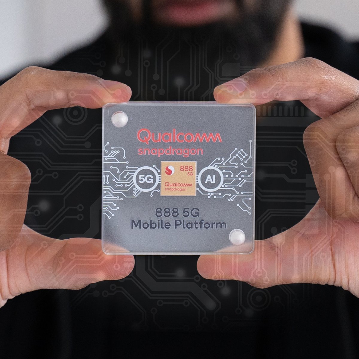 SuperSaf's tweet photo. It's official, the Qualcomm Snapdragon 888! The SoC that will be powering the flagships of 2021.

Drop me your questions in the replies and I'll try to answer them as more info is revealed at the #SnapdragonSummit 😎 #ad https://t.co/39INcncZEV