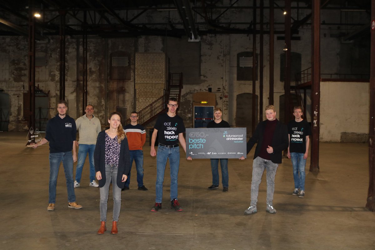 Alfacollege's tweet photo. Bij de Futureproof Drinkwater Hack hebben onze studenten Technicus Engineering Installatie- en Elektrotechniek en Commercieel Energie Technicus  de Meeste impact-award, Beste pitch en Pechvogels-award gewonnen. Goed gedaan en gefeliciteerd! https://t.co/oF5Zk5Gyaz #FPDHack https://t.co/8j2eKuTSdJ