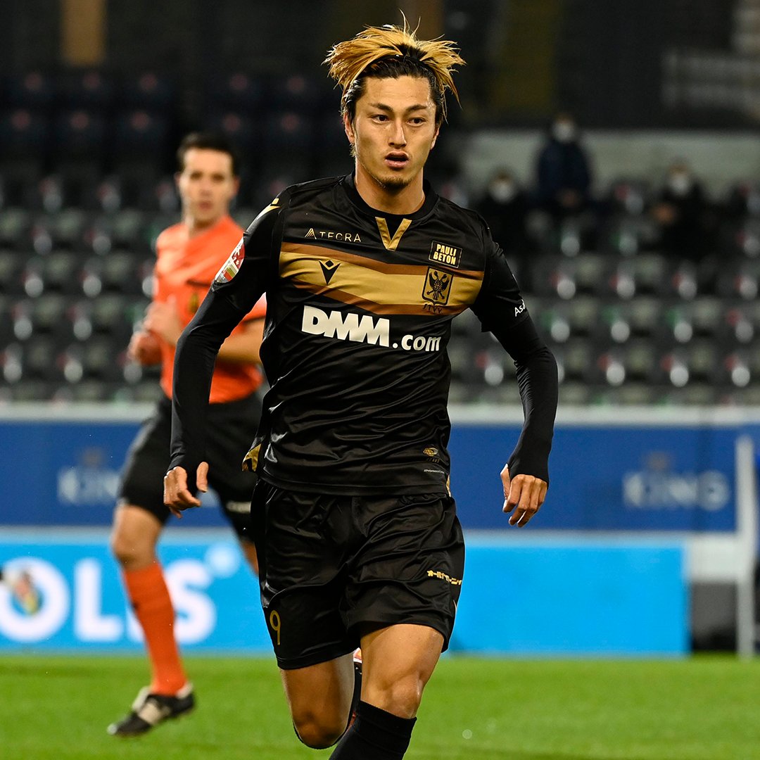 DAZN_BENL's tweet photo. 🇧🇪 @ExcelMouscron - @stvv
🕖 LIVE vanaf 17u00
🖥 Eleven Pro League 1
📱 https://t.co/xDnddDe6iI
🎙 @dieterlanduyt

#MOUSTV https://t.co/6HpzsIDoLr