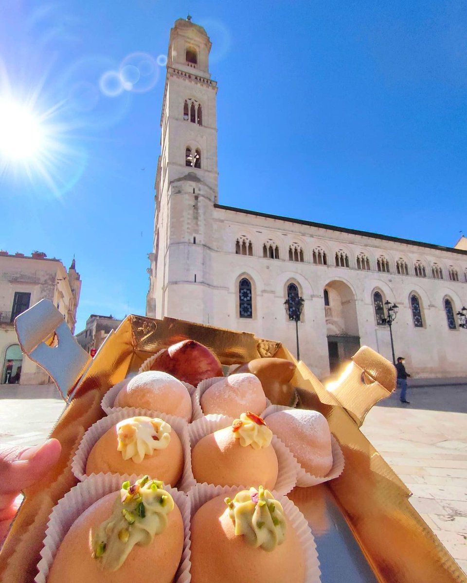 Breakfast in Altamura, here you can taste the sweets known as “nuns’ tits' or 'sighs'. It is said that these sweets were made by the nuns at the nunnery of Santa Chiara and that they were much appreciated by the emperor FrederickII #WeAreinPuglia @ tom.travel_blogger
