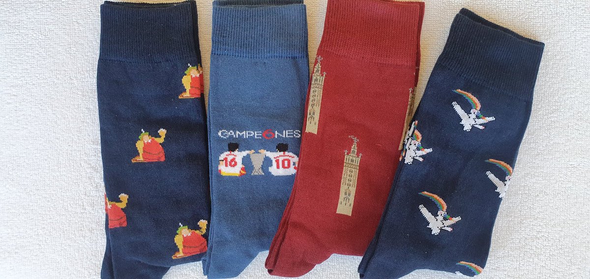 JavierMartinSFC's tweet photo. Ya están aquí mis @PepePinreles 😍
#Curro #Expo92 #Recuerdos #Cruzcampo #Gordito #Giralda #VeraSiempreUnEquipoGanar #SevillaFC #Hexacampeones #PuertaReyes https://t.co/xyaNByKY7B