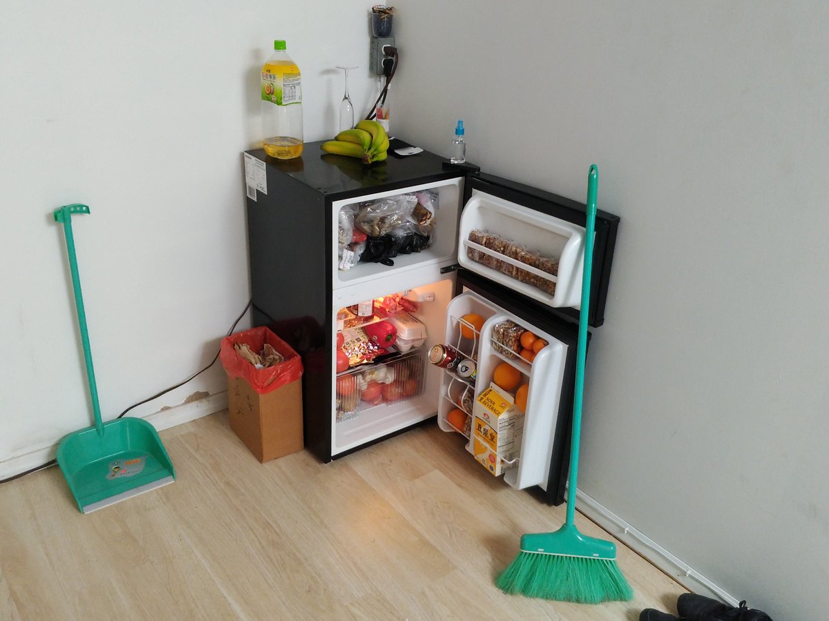 Our Fall/Winter issue is here! OBJECT PLAY features new work by Safia Jama, Asiya Wadud and Yi Xin Tong. We explore how object-based art can inform a de-colonized relationship with local waters. Created in dialogue with <a href="/PPEHLab/">PPEH</a> @safiaPOET <a href="/asiyawadud/">asiya wadud</a>
 
bit.ly/36pNjI5