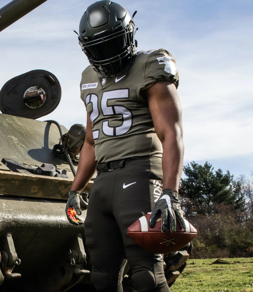 SInow's tweet photo. A look at the uniforms for this year’s Army-Navy game 👀

(via @ArmyWP_Football, @NavyAthletics) https://t.co/Nxxpb3ZaWP