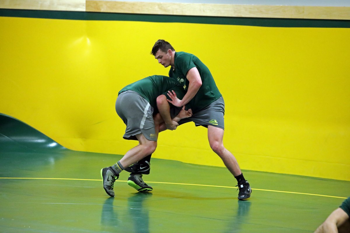 NDSUwrestling's tweet photo. #MetzMode showing up in practice. 😤

#GoBison 🤘 https://t.co/XJQBUxbvTj