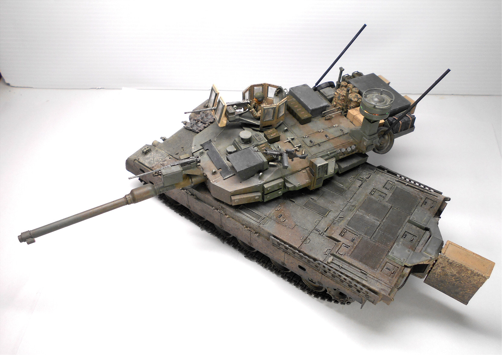 90式戦車タイピン 非売品 未使用 マニア必見 90式戦車タイピン 非売品 未使用 マニア必見