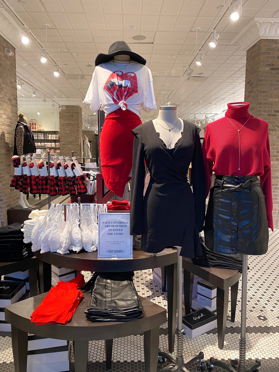 Anyone else obsessed with wearing red during the holidays!? 🙌❤️🎄

Shop the candy apple tones at the link in our bio! #drygoods #drygoodsusa