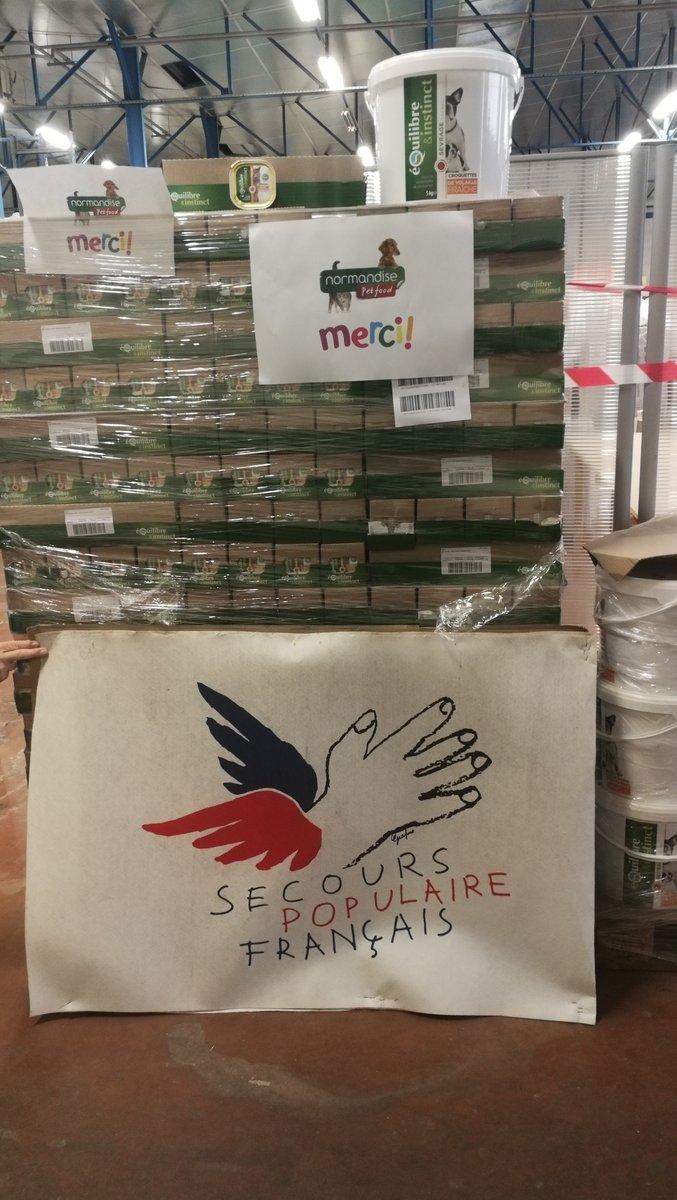 NormandiseP's tweet photo. 🐱🐶 Normandise solidaire de la cause animale !! 🐕🐈🐾
Le Secours Populaire du Calvados a aujourd’hui reçu plusieurs palettes de croquettes et pâtées pour venir en aide aux animaux dans le besoin. 🐶🐱
#lanormandise #petfood #madeinfrance #welovecats #welovedogs https://t.co/93LqiLssKk
