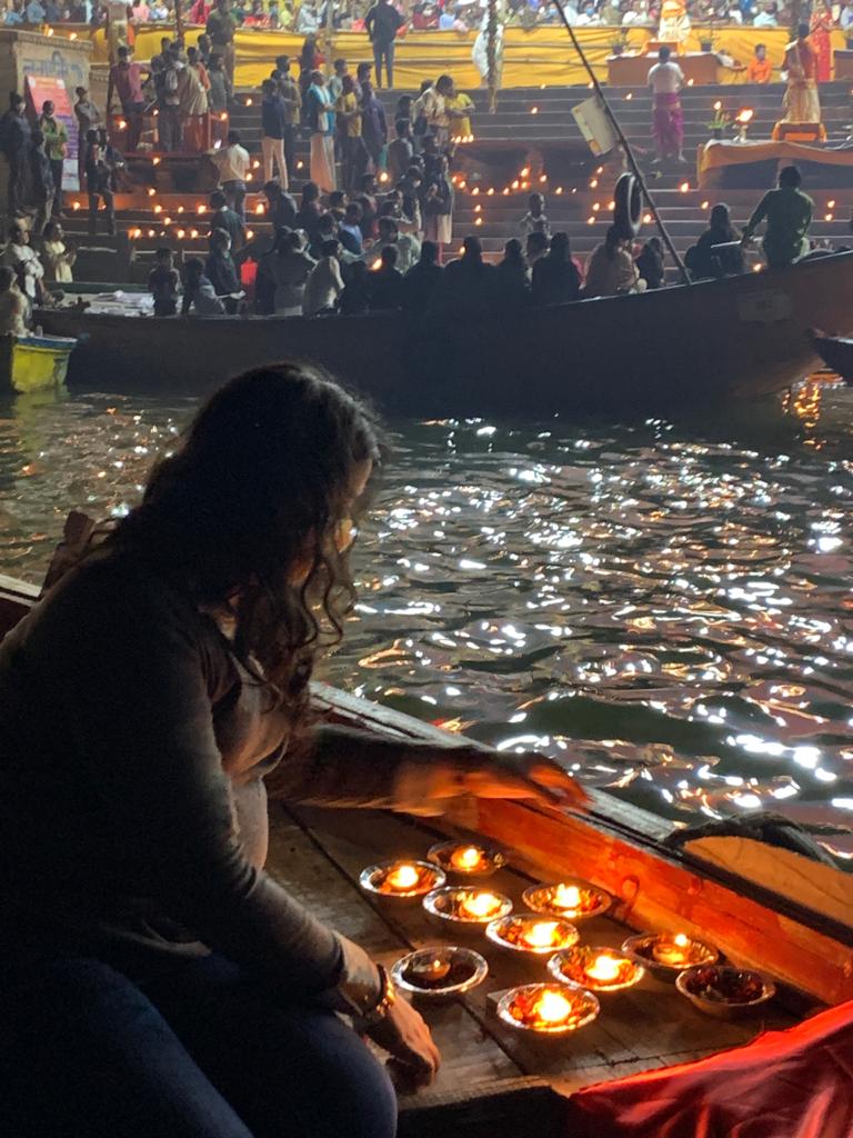 kkyadava's tweet photo. देव दीपावली @ वाराणसी ❤️

#DevDeepawali #Ganga #Varanasi #DevDeepawaliKashi #Banaras #DevDeepawaliWithPMModi #Kashi #देव_दीपावली #देवदीपावली #देवदिवाली #वाराणसी #बनारस #काशी #boating #KrishnaKumarYadav #KKYadav
#AkankshaYadav #Akanksha @akankshayadava @akshita_pakhi https://t.co/kC1TD633v1