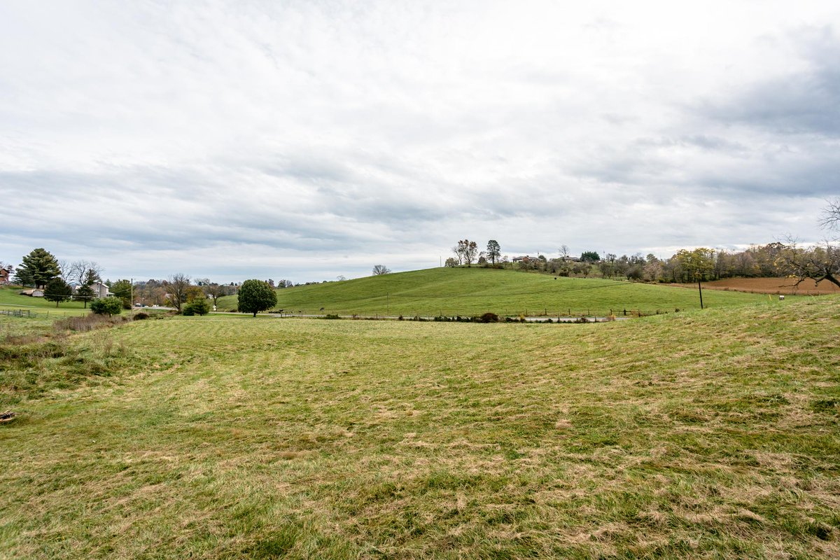 Welcome back to the market to 7458 Turleytown Road in beautiful Singers Glen!

3 beds, 2 baths, and sits on nearly 4 acres of clear cut gently rolling land. Price: $184,900

View more photos and schedule your showing at 7458turleytown.com 

#realestate #harrisonburghomesteam
