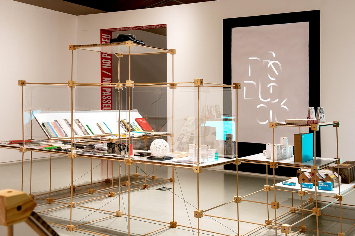 Varios profesores y profesoras del Máster en Diseño Gráfico de <a href="/EinaBcn/">Eina Barcelona</a>  han sido galardonados en los #LAUS2020, premios que otorga el <a href="/adgfad/">ADG-FAD</a>: <a href="/pixtin/">Pixtin</a>, Núria Vila y @bildigrafiks bit.ly/33vV3q8 ¡Muchas felicidades a todos y todas!