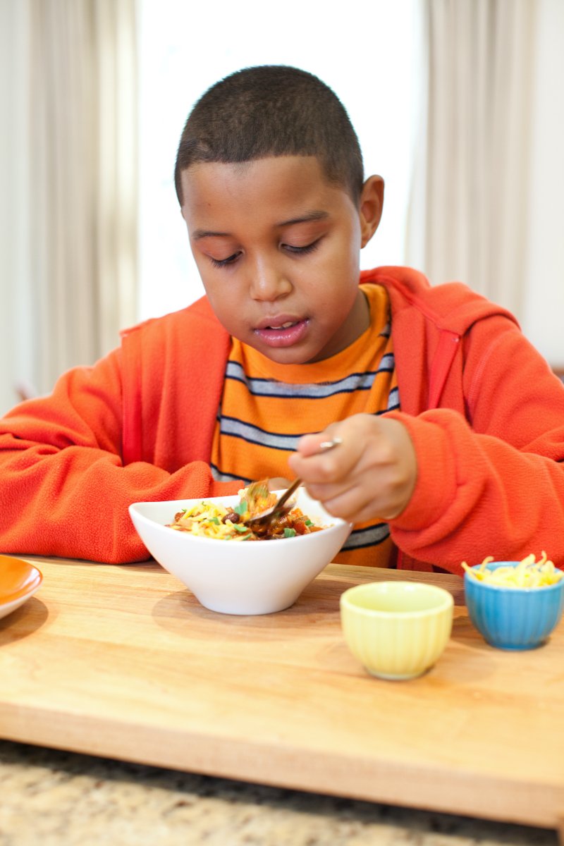 chopchopmag's tweet photo. Do you have leftover Thanksgiving turkey? We’ve got a great pantry-friendly turkey chili recipe, which will be a hit with kids and adults. #chopchopfamily #pantryfriendly #familycooking #kidscooking https://t.co/1HlZP1o23F