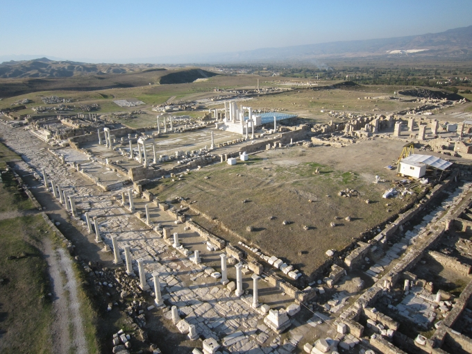 Ancient_MidEast's tweet photo. 2,000-year-old statue of priest’s head unearthed in Turkey
November 2020

In Laodicea, which is on the UNESCO World Heritage Temporary List, in Denizli, Turkey

#archeology #History #ancient https://t.co/InuXLws5Wv