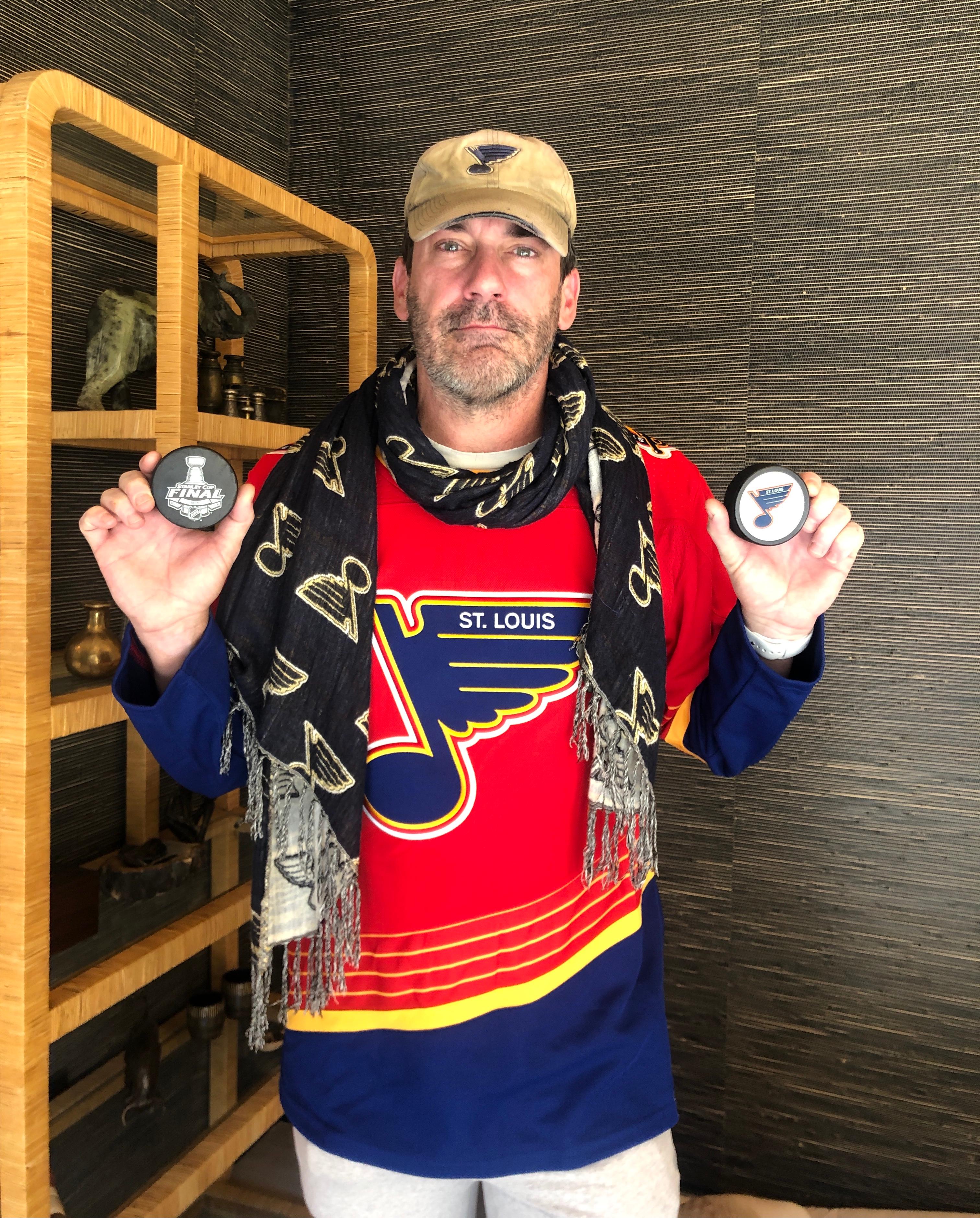 St. Louis Blues on X: ✓ Blues hat ✓ Blues scarf ✓ Blues #ReverseRetro Shop  the entire #ReverseRetro collection now at @STL_Authentics!    / X