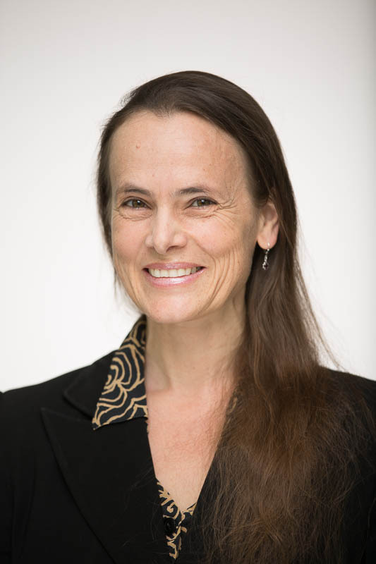 wwwalanusedu's tweet photo. Interessanter Artikel in der @nytimes über die Wissenschaft des Umarmens, in dem unsere Kunsttherapie-Professorin Sabine Koch, die sich in ihrer Forschung intensiv mit dem Thema Umarmungen auseinandersetzt, zu Wort kommt. Hier gehts zum Artikel https://t.co/5cZocCFPMt #alanus https://t.co/gQgjgvmnaI