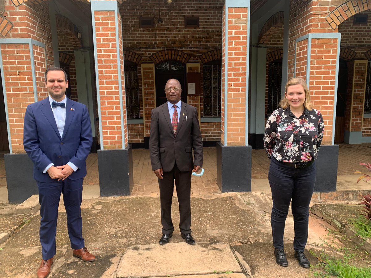 Des échanges enrichissants avec Son Excellence Mgr Marcel Madila, l'archevêque de Kananga, et l'abbé Fortunat Lumu, directeur du CDJP, et avec Monseigneur Simon Tshepela de l’ECC sur leur travail dans la province. (3/11)